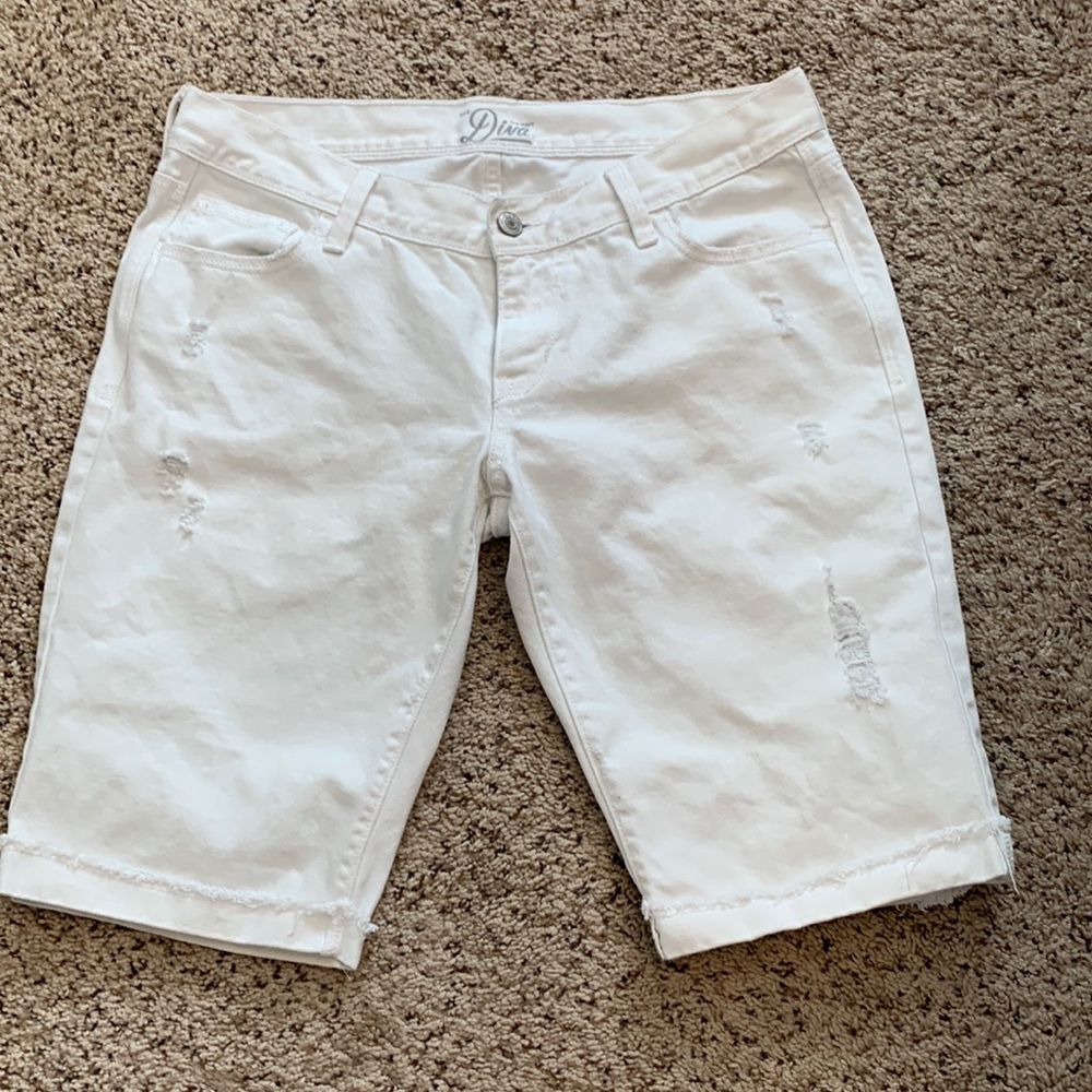 White Bermuda style shorts